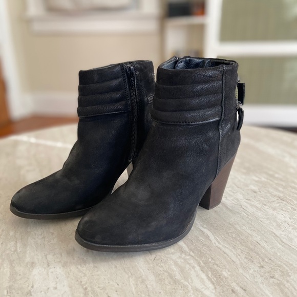 DIBA Black Leather Ankle Boots Western Heel 6.5 - Picture 2 of 7